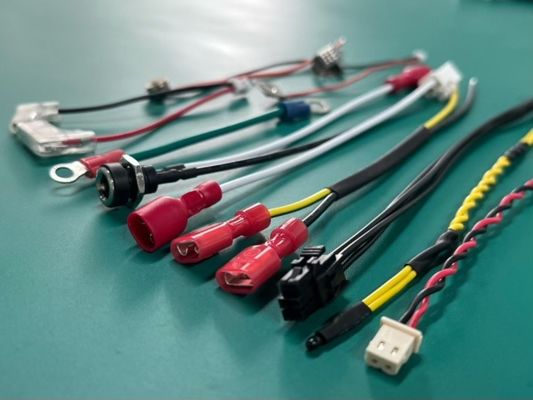 24AWG 3 Pin Dupont อิเล็กทรอนิกส์ สายผูกพันธมิตรหญิงและชาย