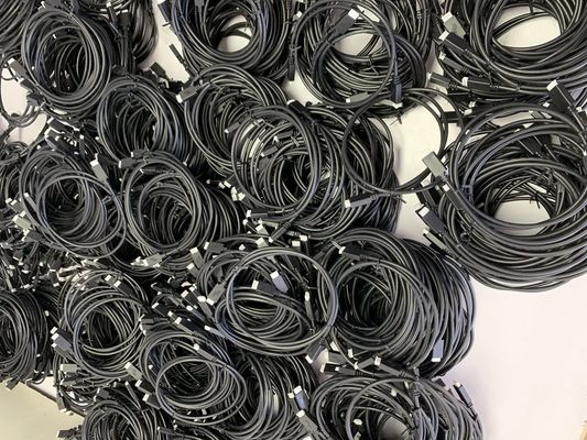 อุปกรณ์อิเล็กทรอนิกส์ สาย USB กันน้ํา ความเร็วสูง และวัสดุประกอบกัน