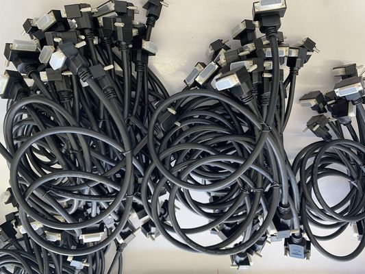 อุปกรณ์อิเล็กทรอนิกส์ สาย USB กันน้ํา ความเร็วสูง และวัสดุประกอบกัน